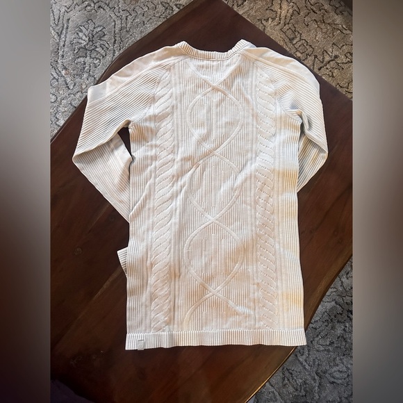 Lululemon Rest Less Pullover in heathered Silver Spoon - Picture 4 of 9